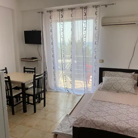شقة Borsh Apartments *