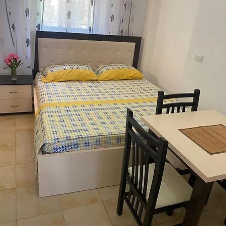 شقة Borsh Apartments بورش