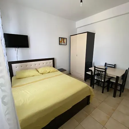 דירה Borsh Apartments