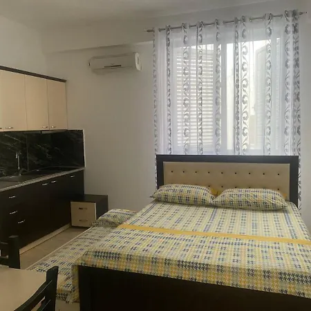 Apartmán Borsh Apartments *