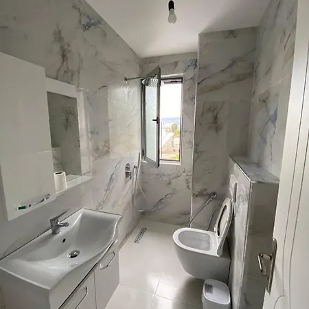 Appartamento Borsh Apartments Borsh