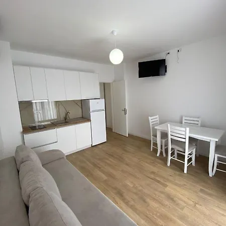 Borsh Apartments Apartmán *