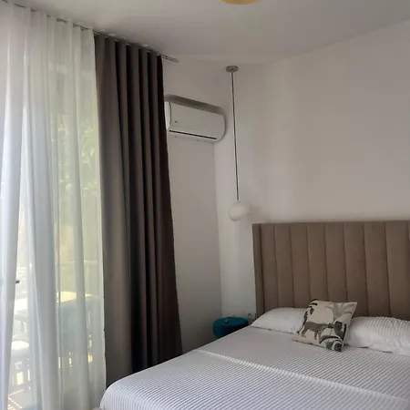 Apartament Borsh Apartments