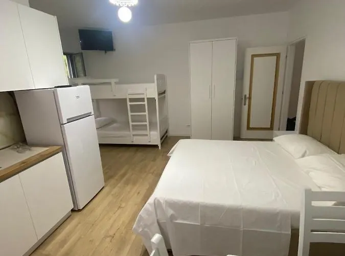 Borsh Apartments 公寓 *